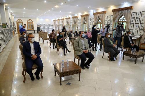 رونمایی از تمبرهای پیشگامان هنر انقلاب و دفاع مقدس