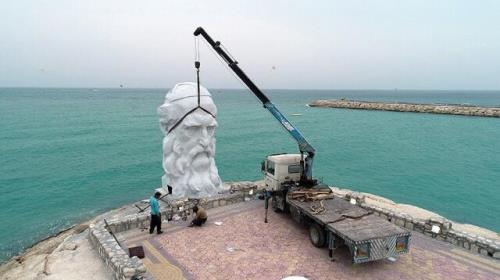 نصب مجسمه هایی از فردوسی، خیام و حافظ در كیش