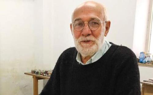هنرمندی که عاشق کارش بود