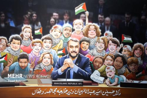نمایشگاه پوسترهایی از شهیدان خدمت آنلاین شد