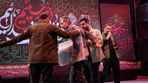 عباس ناصری کاریکاتوریست روایت گر جنگ تجلیل شد ۱۰۰ قاب از جنگ رمضان