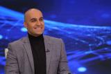 نیما رییسی آسمان آبی را رونمایی نمود، تمرین در حضور دوستان