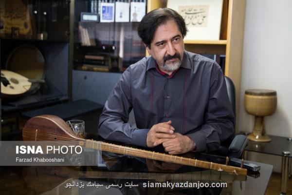 سراج در روز مولانا برای دانشجویان می خواند