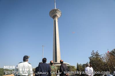 تماشای ۴۰ سال هنر انقلاب ایران در برج میلاد