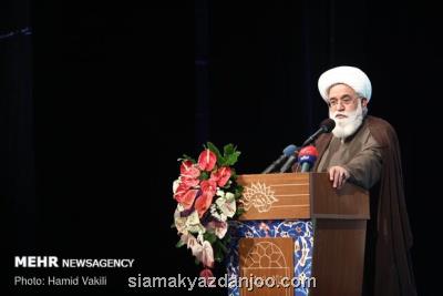 حوزه هنری باید مكتب هنر انقلاب را تأسیس كند