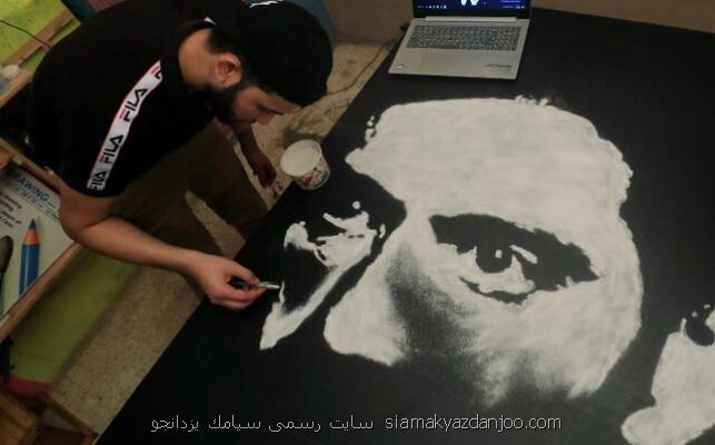 هنرمندی كه با نمك نقاشی می كشد